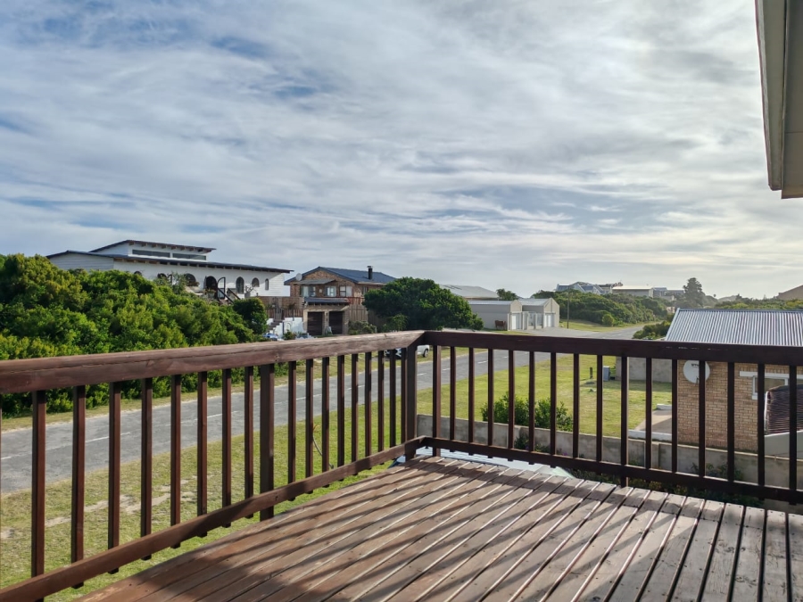 5 Bedroom Property for Sale in Cannon Rocks Eastern Cape